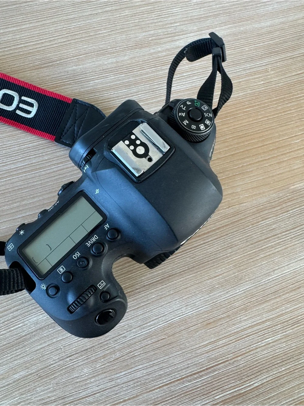 Canon EOS 6D Mark II DSLR Body in Black